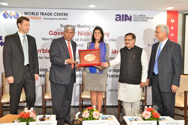 Dighiport's tweet photo. Promoting  campaign -“Make in India”, “Make in Maharashtra" with Mrs. Nikki Haley,Hon’ble Governor of South Carolina http://t.co/LnsvdNtgR6