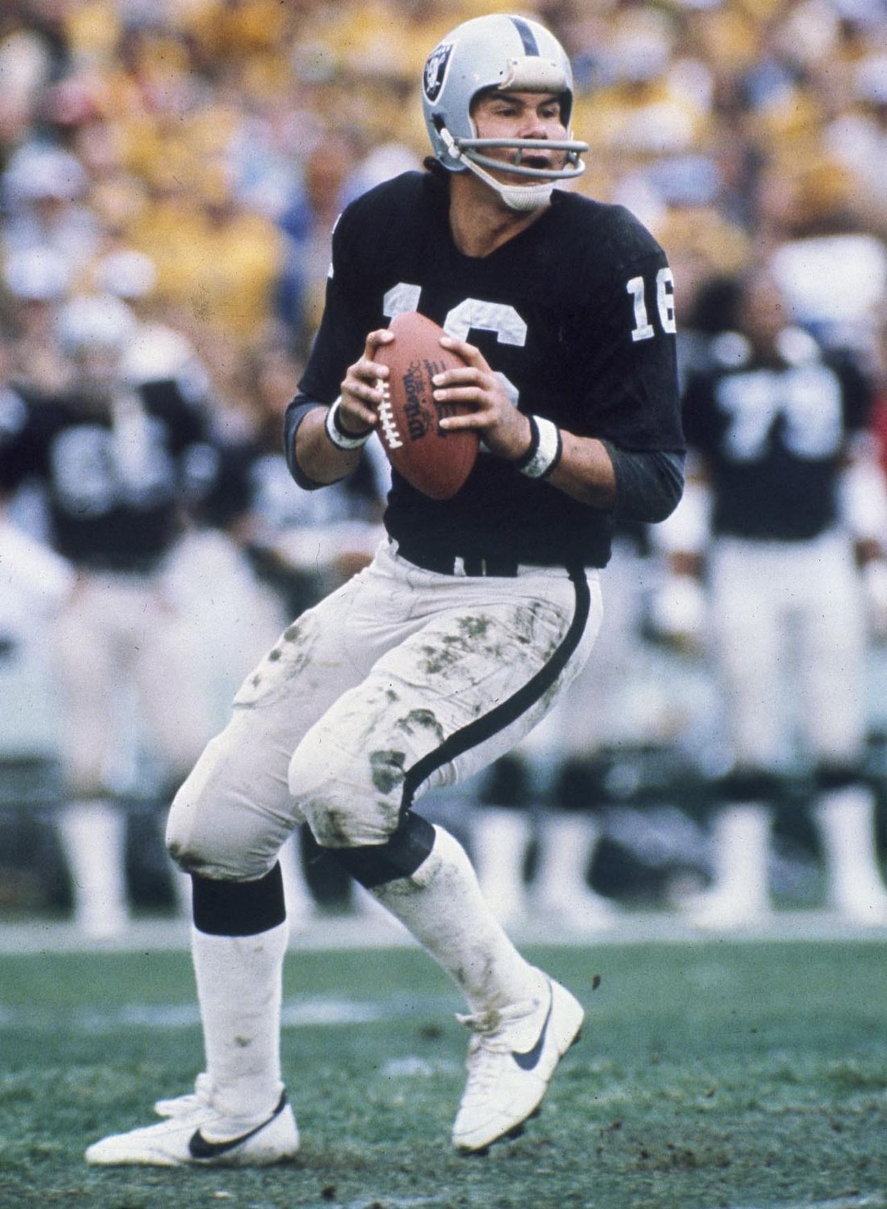 Happy Birthday to Jim Plunkett, who turns 67 today! 