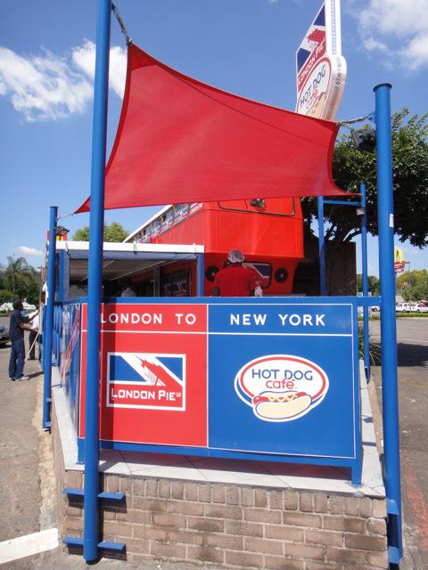 HotDogCafeSA's tweet photo. #Greatnews
The #LondonPie Bus at #Atterbury now has a @Hot Dog @HotDogCafeSA section! Chicken &amp; Cheese Dog @ R23.50 http://t.co/DRKZKIMqK7