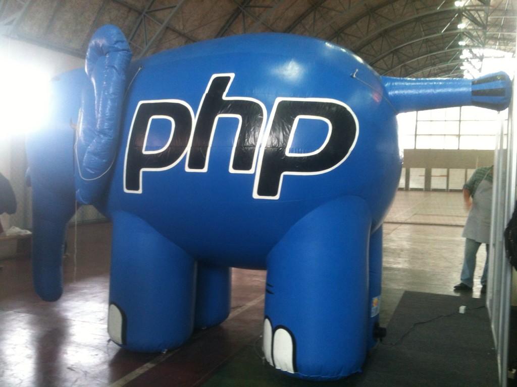 nshgeek's tweet image. #PHPConfBr