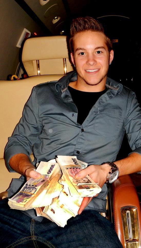 DJSteveRoberts's tweet photo. Cash Money http://t.co/nv3JGOJR0d