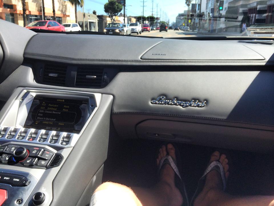DJSteveRoberts's tweet photo. Ridin in the Lamborghini Aventador, Gotta get one in the near future http://t.co/Id3pNWAyob