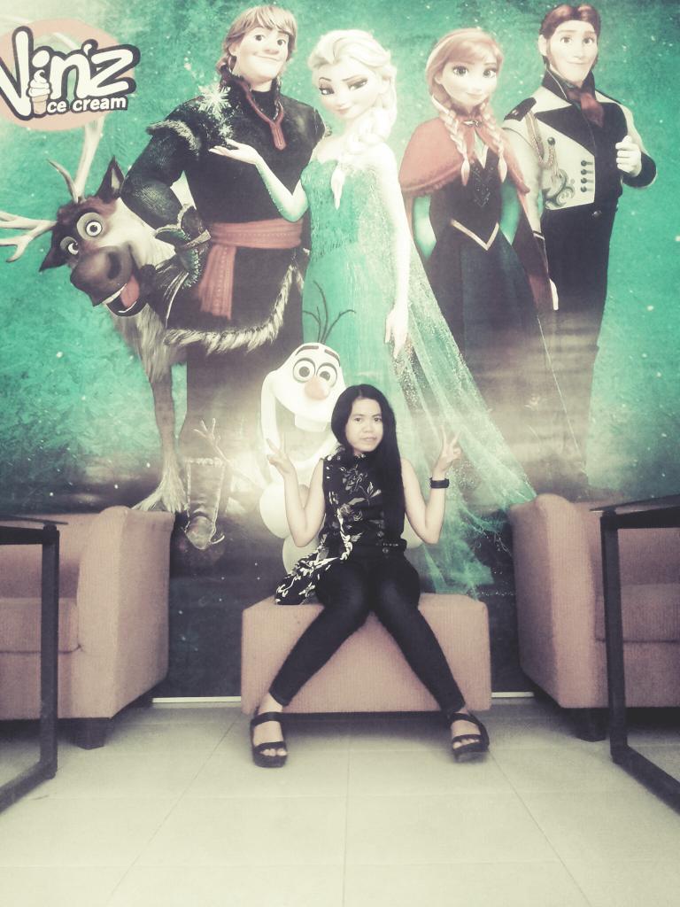 Dwiebeb's tweet photo. Tempatnya bagus 😍😍 @vinz_icecream http://t.co/1FBGJwuafE