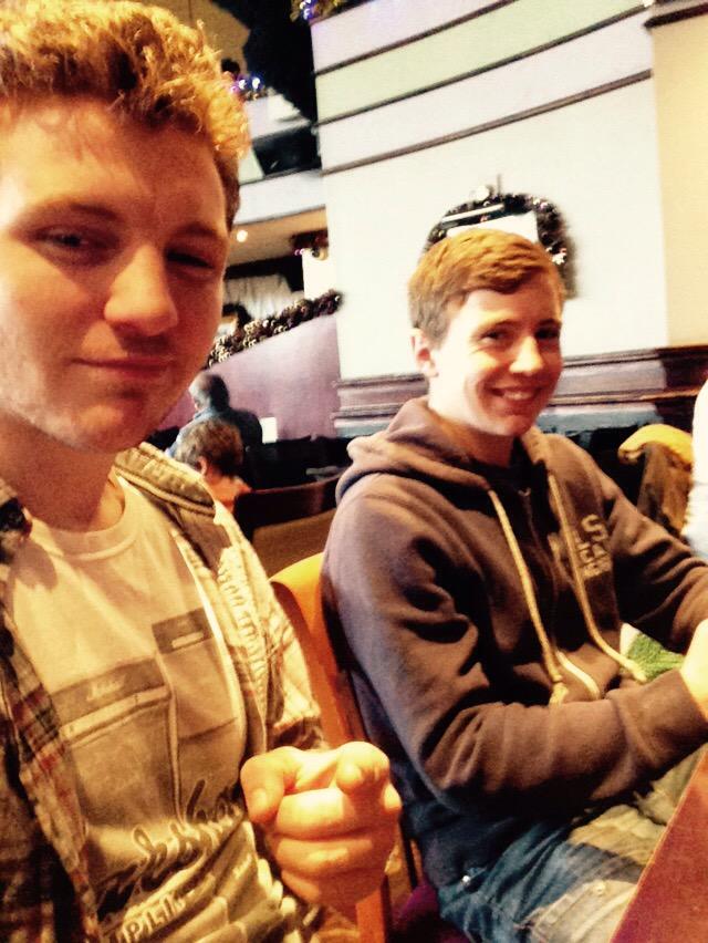 LeamBrisbane's tweet photo. @_MattRidler @JoeCarruthers8 @AdamShotbolt college with the lads 👌 http://t.co/0b3VXngIbv