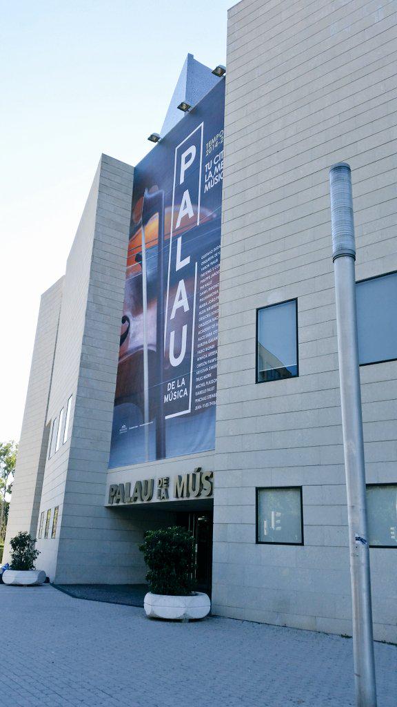 kikoprieto's tweet photo. Ya estamos aquí @LorenaUrban_ 😍!! Esta noche va a ser mágica!! @FilmSymphony #FSO2014 http://t.co/YNlqU3i3PB