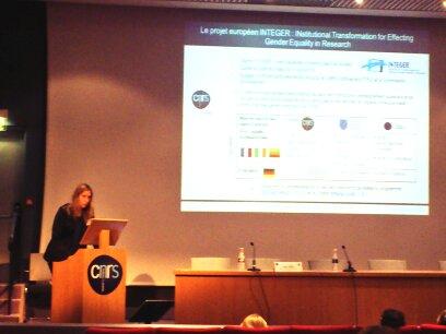 CNRSphysique's tweet photo. #FePhys A. Pépin @FemmesCNRS présente action @CNRS @INTEGERProject, direct sur #wikiradioCNRS http://t.co/u5aZS9FqA1 http://t.co/3keNeK4fcD