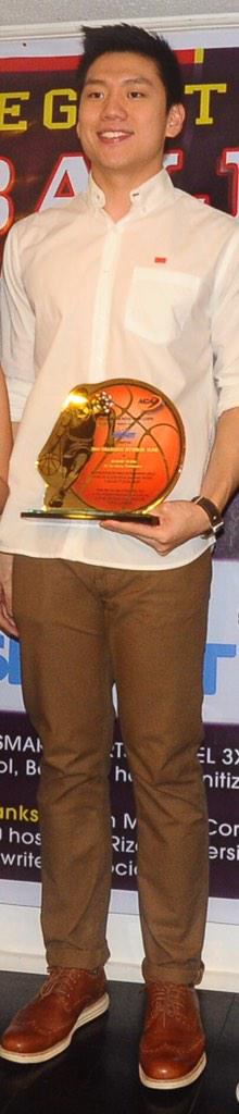 tengupdates's tweet photo. @jeronteng as He receives his Mythical Five Award last night! 👏🎉💪🏀🏆😊😍
#CollegiateBasketballAwards
© @jwpayo http://t.co/H5AldkldaX