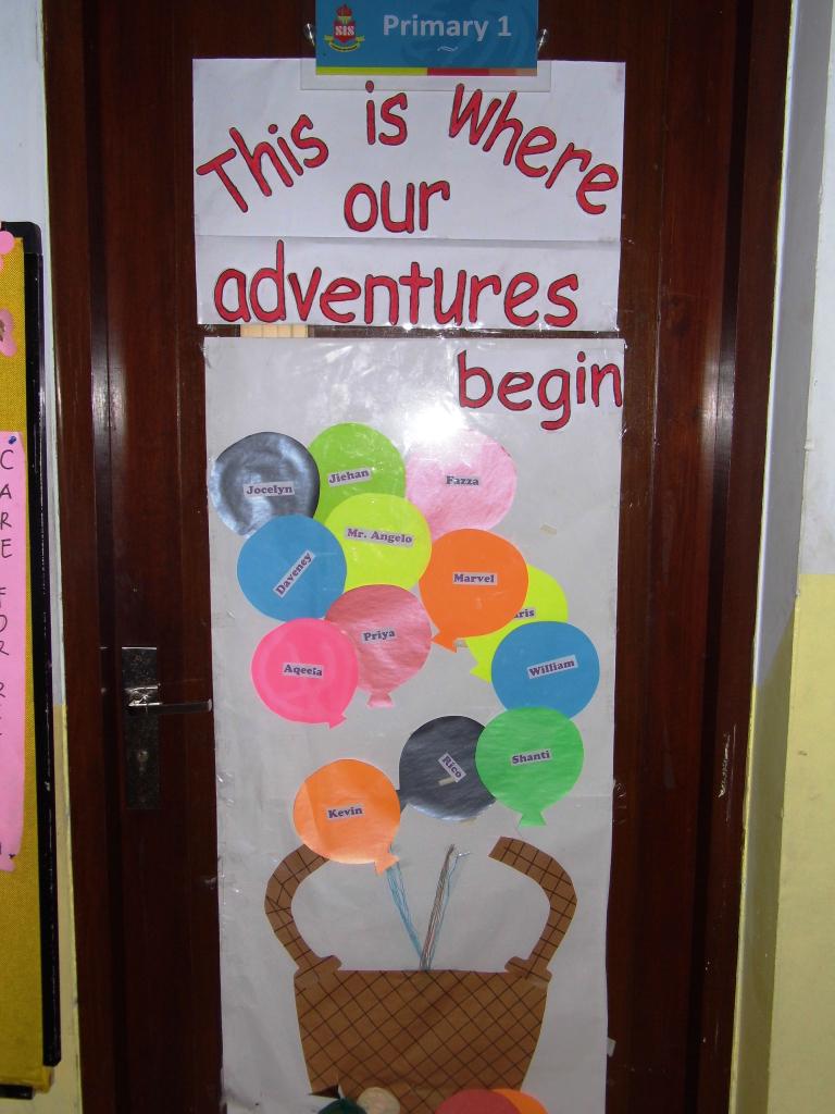 sis_plm's tweet photo. #primary #doors #decoration #cheerful #fun http://t.co/kAx0FAy9Gq