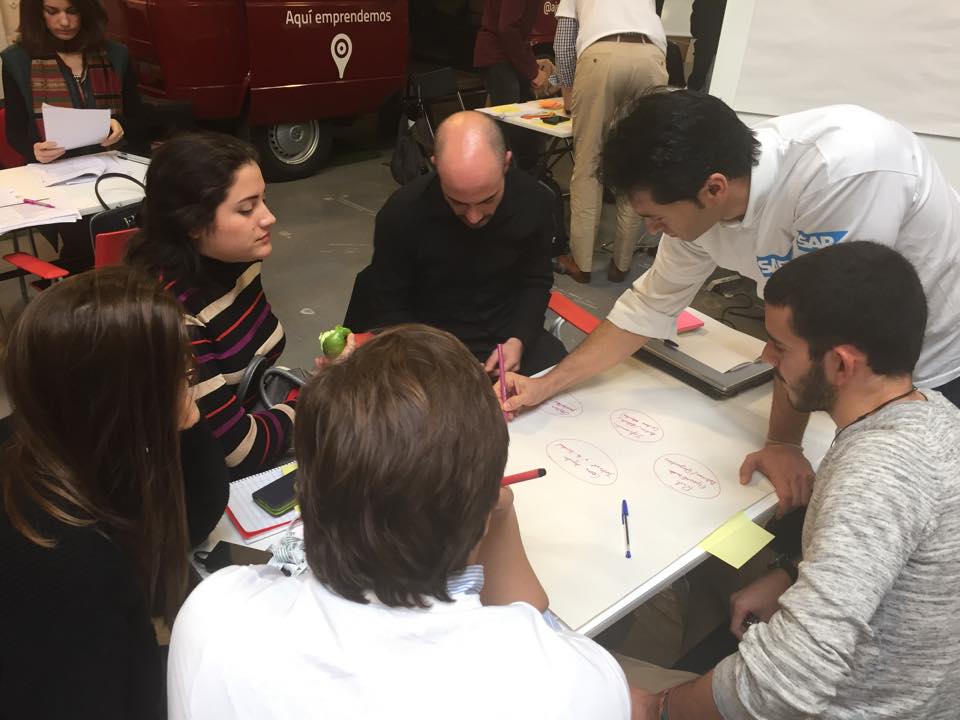 ClubEmprenedors's tweet photo. Este miércoles en University Creativity&amp;Innovation Challenge @JASPAIN y SAP #madrid #emprender  #internetofthethings http://t.co/vmsZk2eB7m