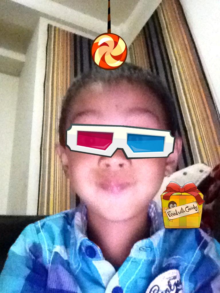 Happy holidays from Om Nom, the little monster!gh ggvg
Gyggghgy@ftffgg