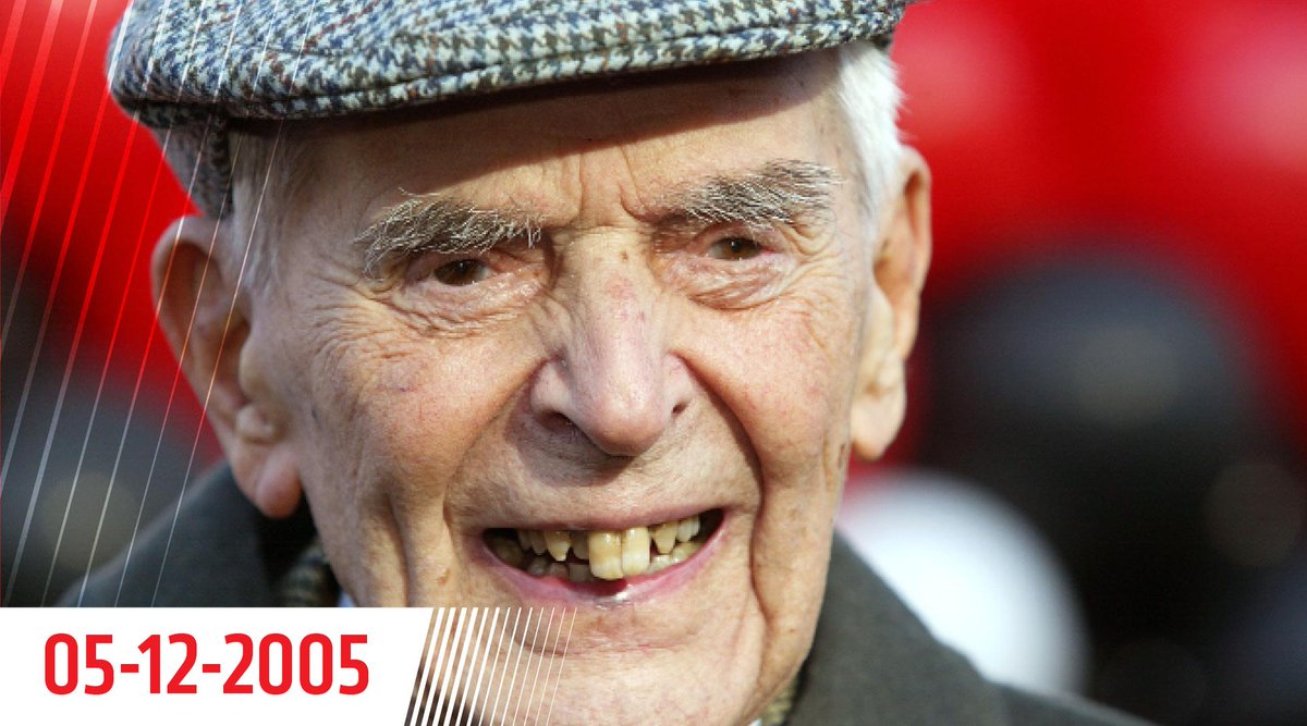 PSV's tweet photo. Meneer Frits, voor altijd in ons rood-wit hart. Vandaag 9 jaar geleden overleed hij op 100-jarige leeftijd. #psv http://t.co/mHiKjMSTj3