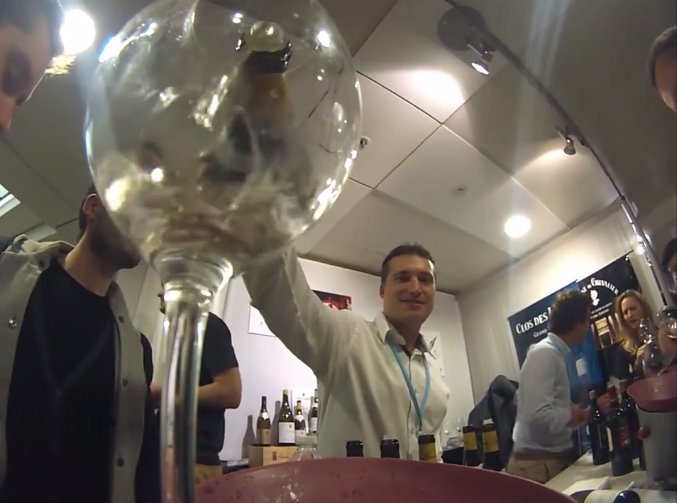 MyBettaneD's tweet photo. Les aventures d’un verre Riedel au Grand Tasting http://t.co/rfUrWzEKhn #GT2014 cc @RIEDEL_Fr http://t.co/ciWuL2yBH8