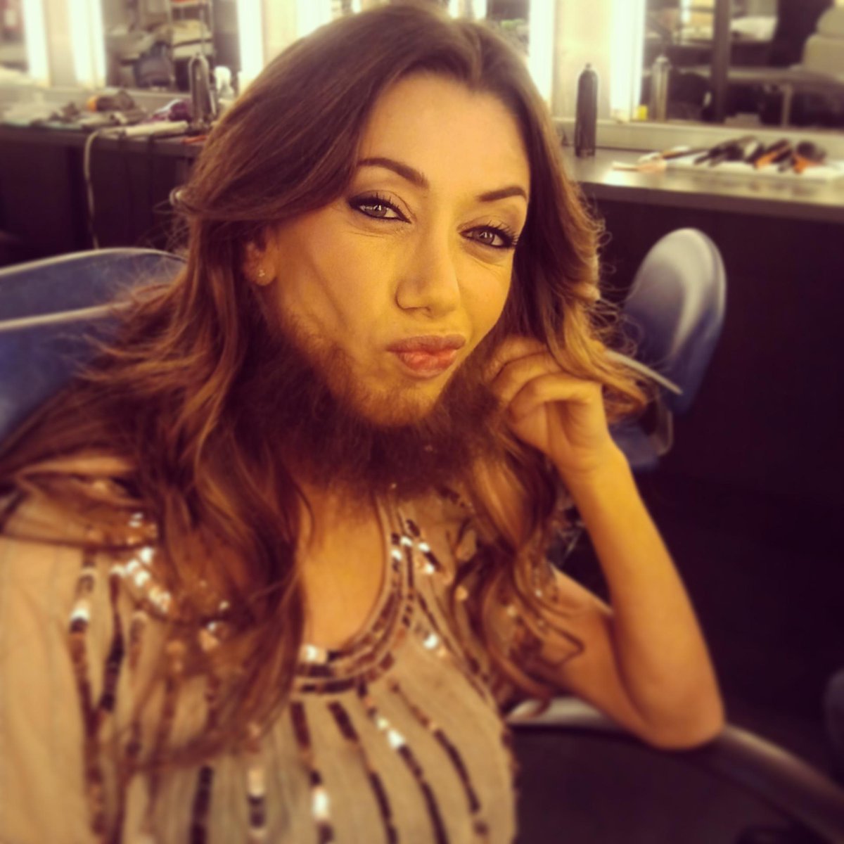 ahoracaigo's tweet photo. En el especial #ACCirco de mañana Cristina @Crisalvis cambia de look! Guapo!!!! http://t.co/hQZlep9rcs