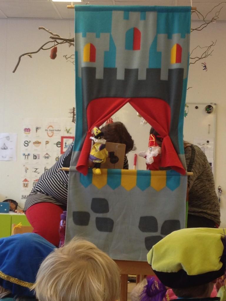 Poppenkast!