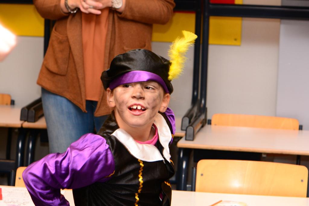 obsdeanbrenge's tweet photo. Sinterklaasfeest op de Anbrenge, het is weer een mooi feest! http://t.co/s63L2kLw1r