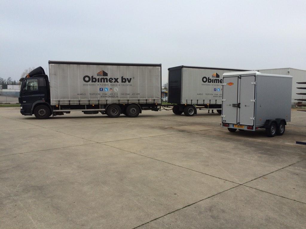 Kozijnen, gips, isolatie, metal stud en kleinmateriaal is binnen! Let the game begin! STT Products...<a href="/Obimexbv/">Obimex bv</a>