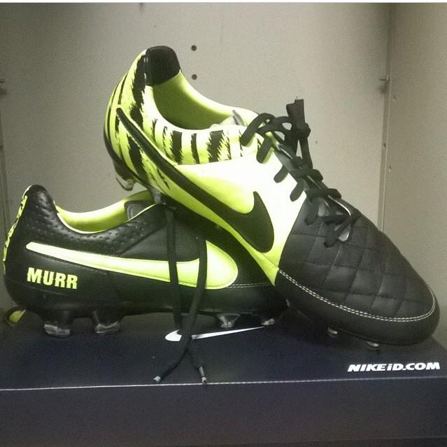 10BRAFootball's tweet photo. Bootfriday10bra(1/3): Amazing Nike Tiempo ID by @murr_murr18! Like them? #football #nikeid #soccer #10bra #tiempo http://t.co/WNaY0MqoR7