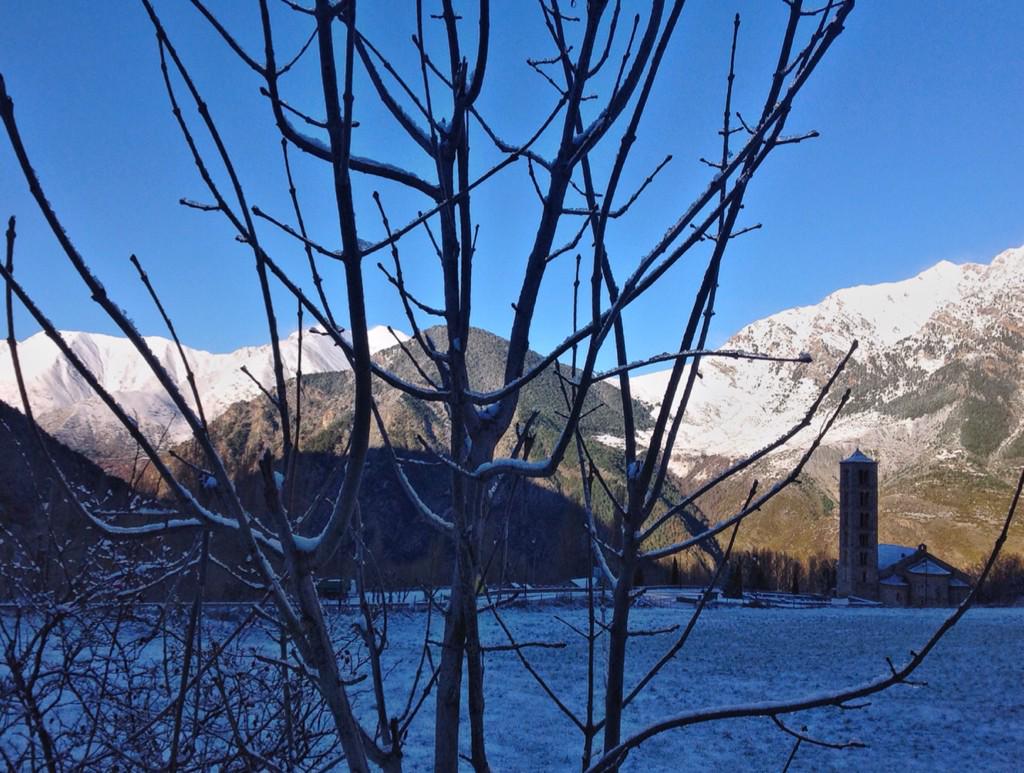 criscastella's tweet photo. Ens agrada el fred! Taüll 5/12/14 #valldboi #neu @MeteoMauri @TomasMolinaB @meteocat http://t.co/YJTGu3WJg9