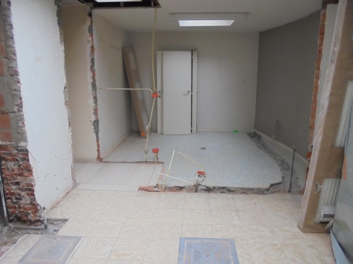 Wij zijn aan het verbouwen. Nieuwe kantoren in 2015!! Er is wel nog wat werk ... #HelpMijnBaasIsEenKlusser