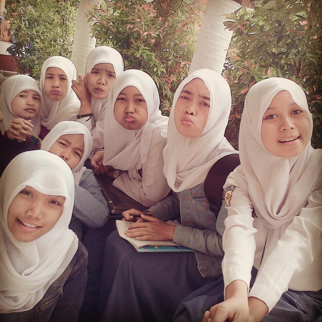 MiaLala07's tweet photo. Kebersamaan kita ツ http://t.co/RcnjfPnVmt