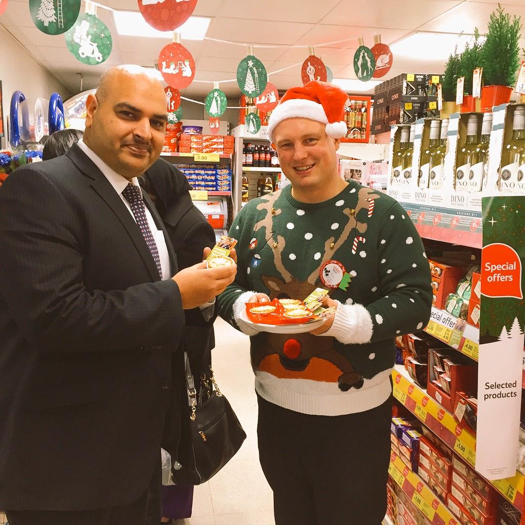 We are sampling our mince pies this lunchtime come and try 1 🎅
tescoviews.com/tesco/mobile/l… #5174
