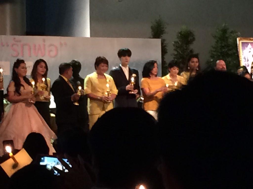 gnibil's tweet image. ถวายพระพรที่พารากอนกับอันแจฮยอนโอป้าาาา #ahnjaehyeonfanmeetinginthailand #blizzcon2014