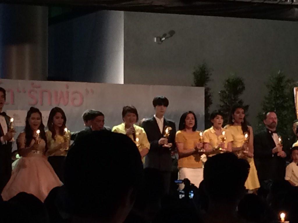 gnibil's tweet image. ถวายพระพรที่พารากอนกับอันแจฮยอนโอป้าาาา #ahnjaehyeonfanmeetinginthailand #blizzcon2014