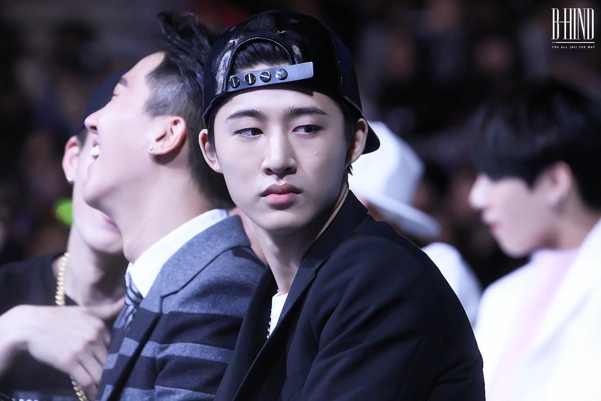 “©B_HIND_: [#B_HIND] 141203 MAMA

😊
#BI #iKON #한빈 #비아이 ”
