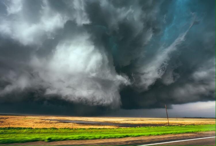 Weather_Beauty's tweet photo. Thunderstorm In South Dakota http://t.co/Mca4XatYl2