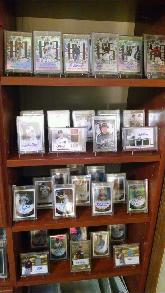 CarolinaCardCo's tweet photo. #Autographs #OldDisplay #Collect http://t.co/z2QIz9OTBE