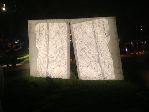 exhibitiona's tweet image. #SamMoyer sculpture in front of the @bassmuseum at #ArtBaselMiami #ABMB14 #ArtYo