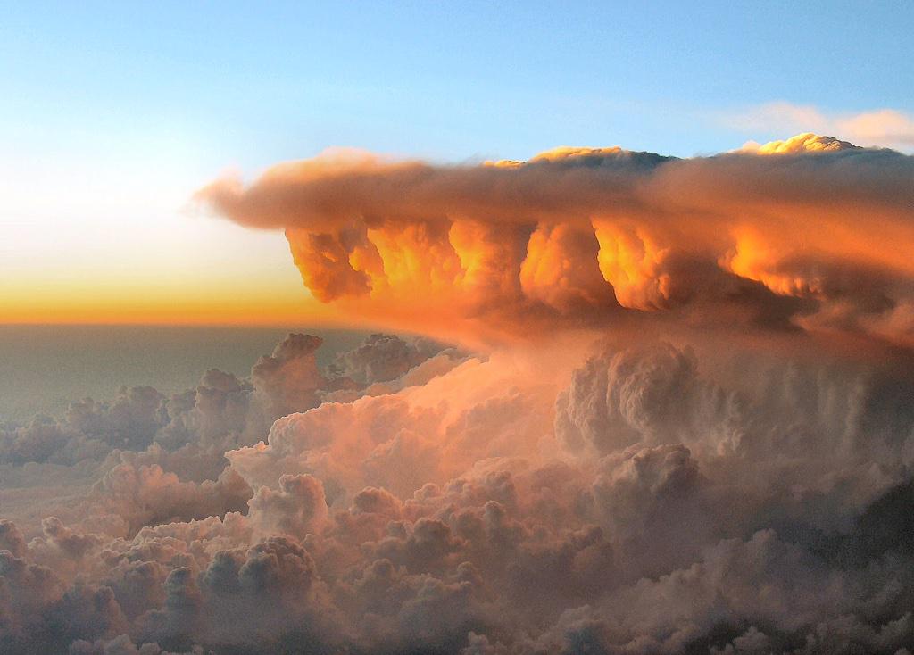Weather_Beauty's tweet photo. Ariel View Of A Thunderstorm http://t.co/4bTG02W9vP