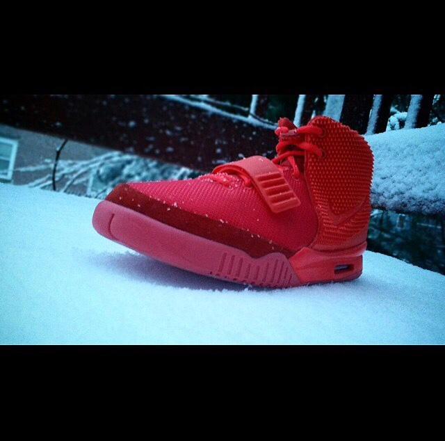 Beardo_Two3's tweet image. ShopTwo3 in the winter time... I bet Santas gunna come done in a pair lmao #Shoptwo3 #wejustdoit #yeezyking