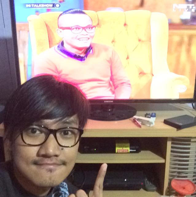 AieAmNotOkay's tweet photo. Itu muka si dodit ngeselin banget yakkkk.. Hahaha.. @Ini_Talkshow @netmediatama #NETMiliuner #NETMiliuner_3 http://t.co/PtD7N5s1Rt