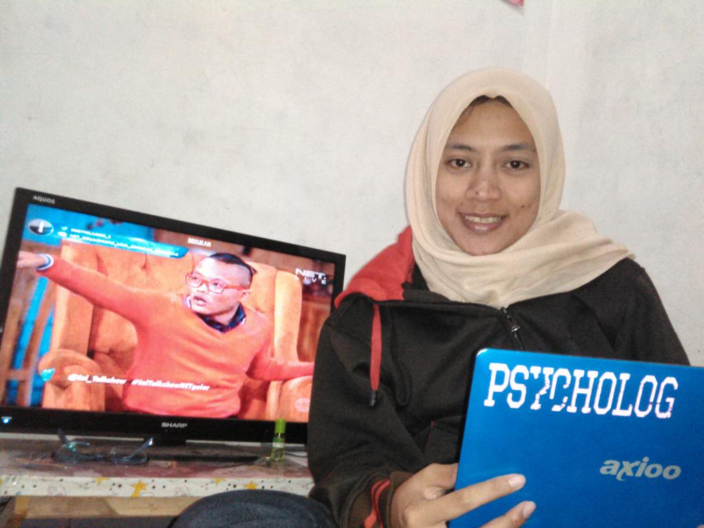 Refhresing ga usah jauh-jauh, Nugas sambil lihat acara NET aja udah sangat menghibur #NETMiliuner_3