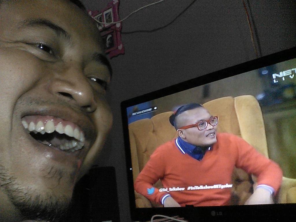 ompull's tweet photo. Saban weungi lalajo @Ini_Talkshow jadi Ngakak siga kieu.,komo deui aya dodit @netmediatama #NETMiliuner_3 http://t.co/BZ60CDxiSl