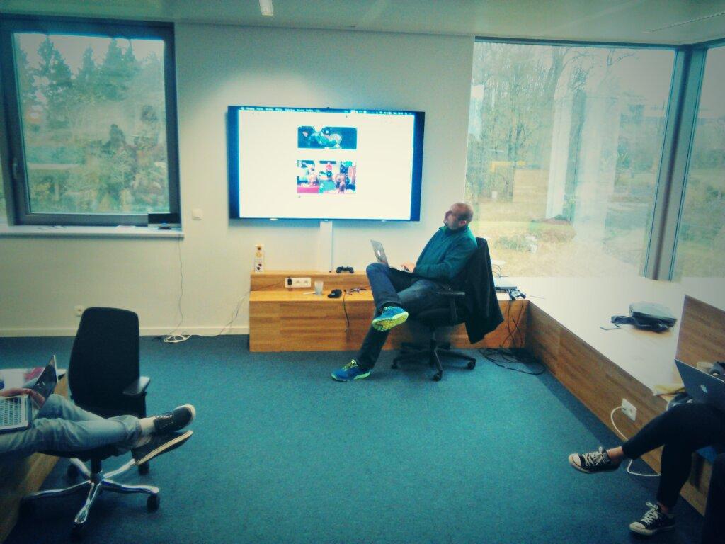 Alixcart's tweet photo. Last session #Netexplo #labdavanac http://t.co/fVdIwKSwVl