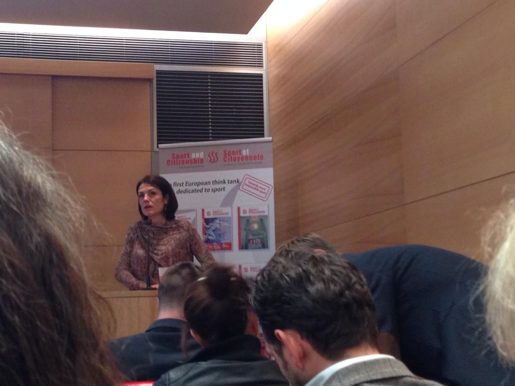WeSportYou's tweet photo. #SportSante @sportandcitizen @Chantal_Jouanno co-présidente #thinktank #EcoloEthik et anc. #ministre #sports au micro http://t.co/GxW046Kl1U