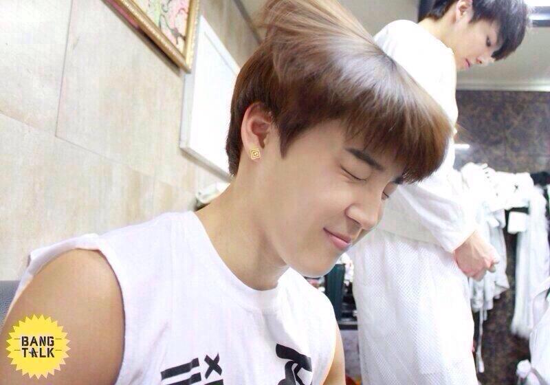 Exo0601Rui's tweet photo. 髪の毛どうなってるの…凄い！(*ﾟДﾟ艸)w http://t.co/sX7rHsD5p8