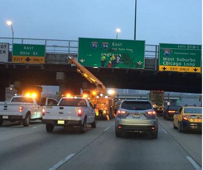 ObamacareIL's tweet photo. What's EMERGENCY GRAFFITI REMOVAL? Graffiti clean up clogs traffic http://t.co/LxJFvoQT5d http://t.co/DAGxw8peLq
#ChicagoTraffic #confused