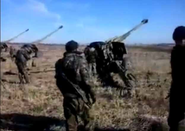 JulianRoepcke's tweet photo. From 122mm(D-30) to 152mm - the #Russian_army delivers.
Russian forces #Msta_B fire in Nov.
https://t.co/q2mV5AqU2h http://t.co/SgfFZKWpHy