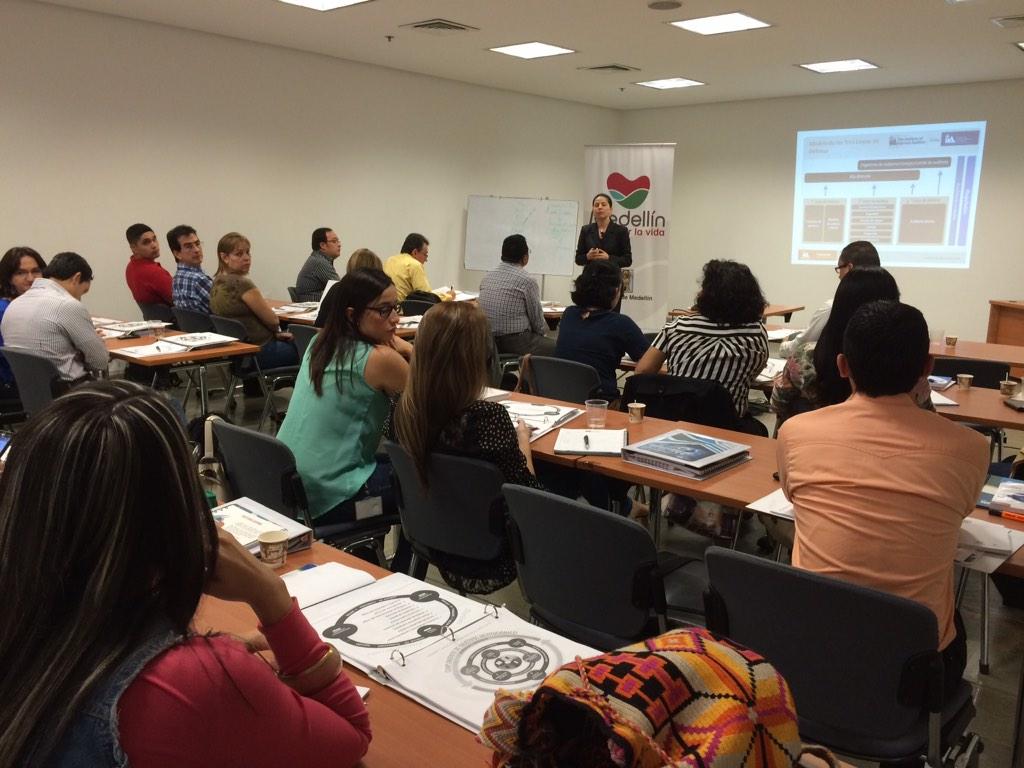 EyControl's tweet image. Entrenando nuestro equipo para la auditoría interna para la transparencia.