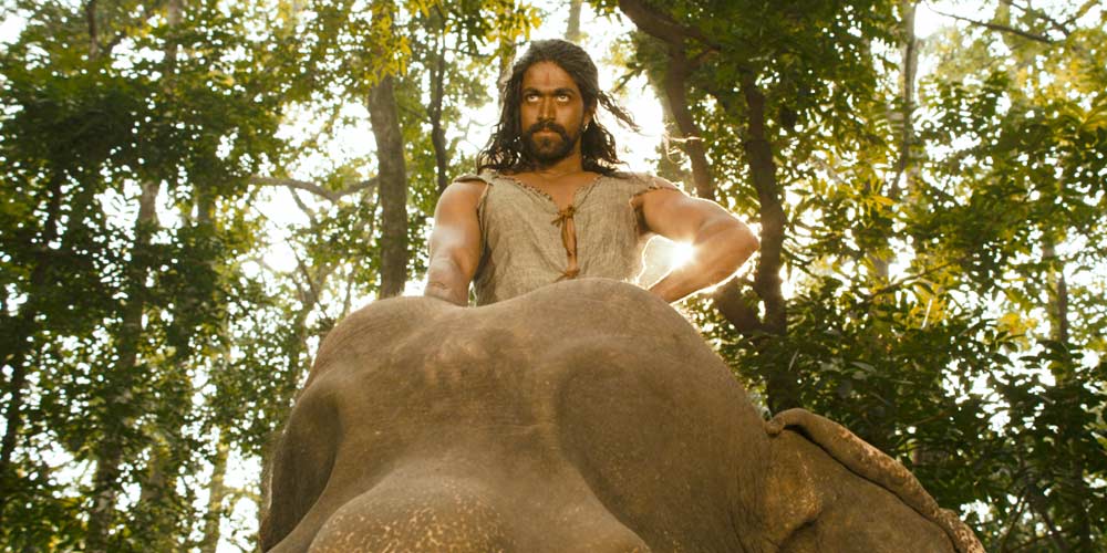 ReelBoxTV's tweet photo. @Amulya_moulya Watch Gajakesari - An action turned epic cinema starring Yash and Amoolya. http://t.co/wxdXrpc3qB http://t.co/DElWgOJ7oF