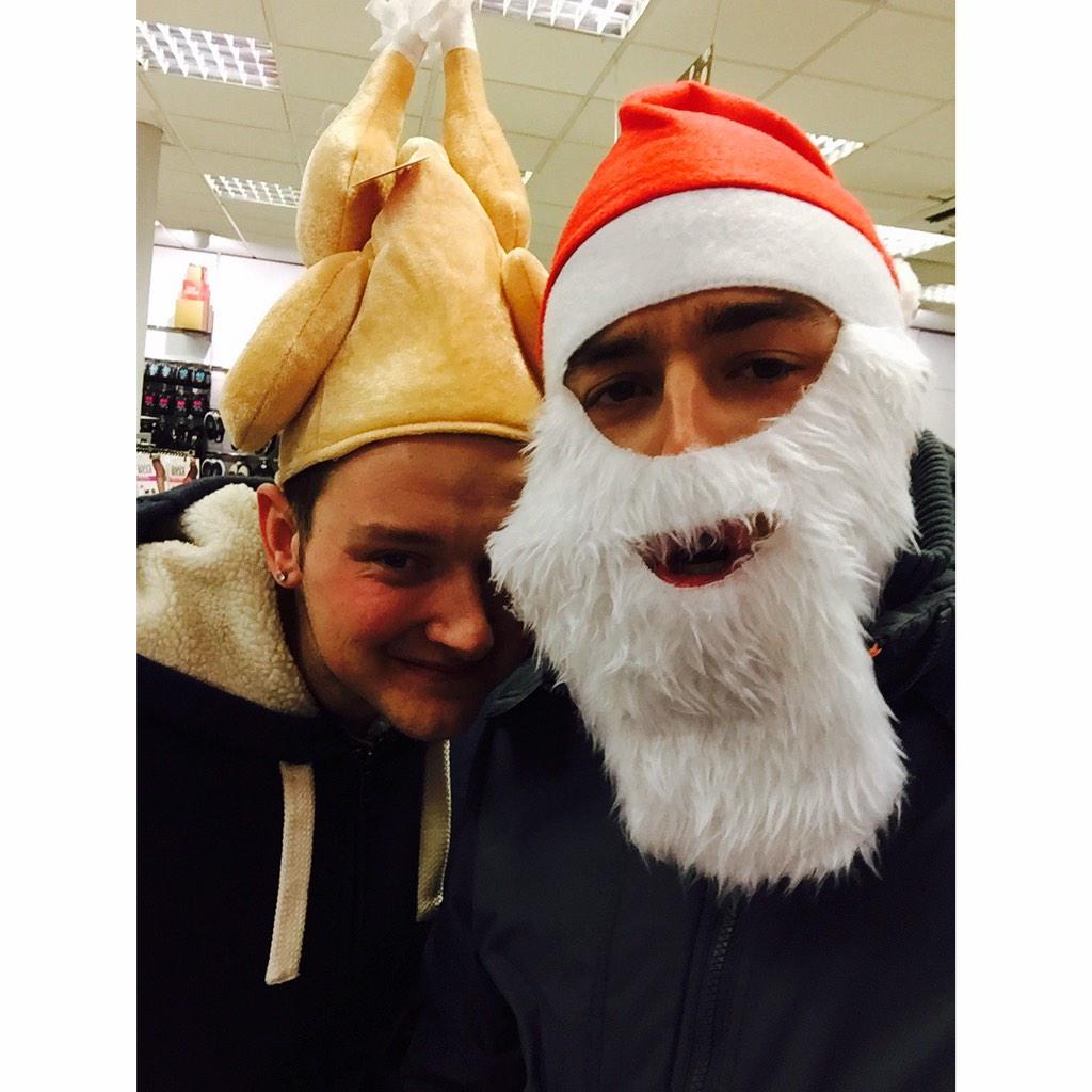 djdexter_'s tweet image. This kids a freak #turkeyhead