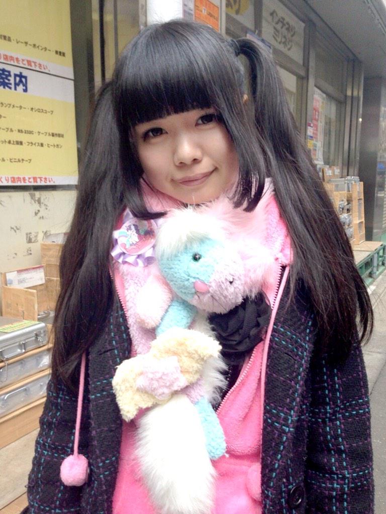 前髪ぱっつん姫カット協会 on Twitter &quot;秋葉原のフリーペーパー「月刊 秋葉原通信」にて 姫カット姫 グラビア をスタート。 12月