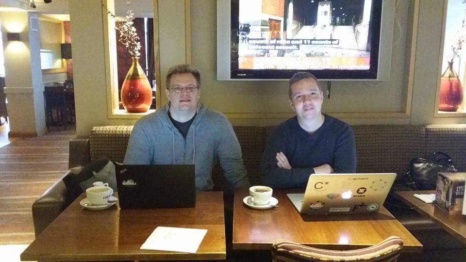 OnestoServices's tweet photo. Boys at their London office. Some hot #Cassandra work cooking there! Unfortunately Big Ben couldn't fit into the pic! http://t.co/Cem81LXOuL