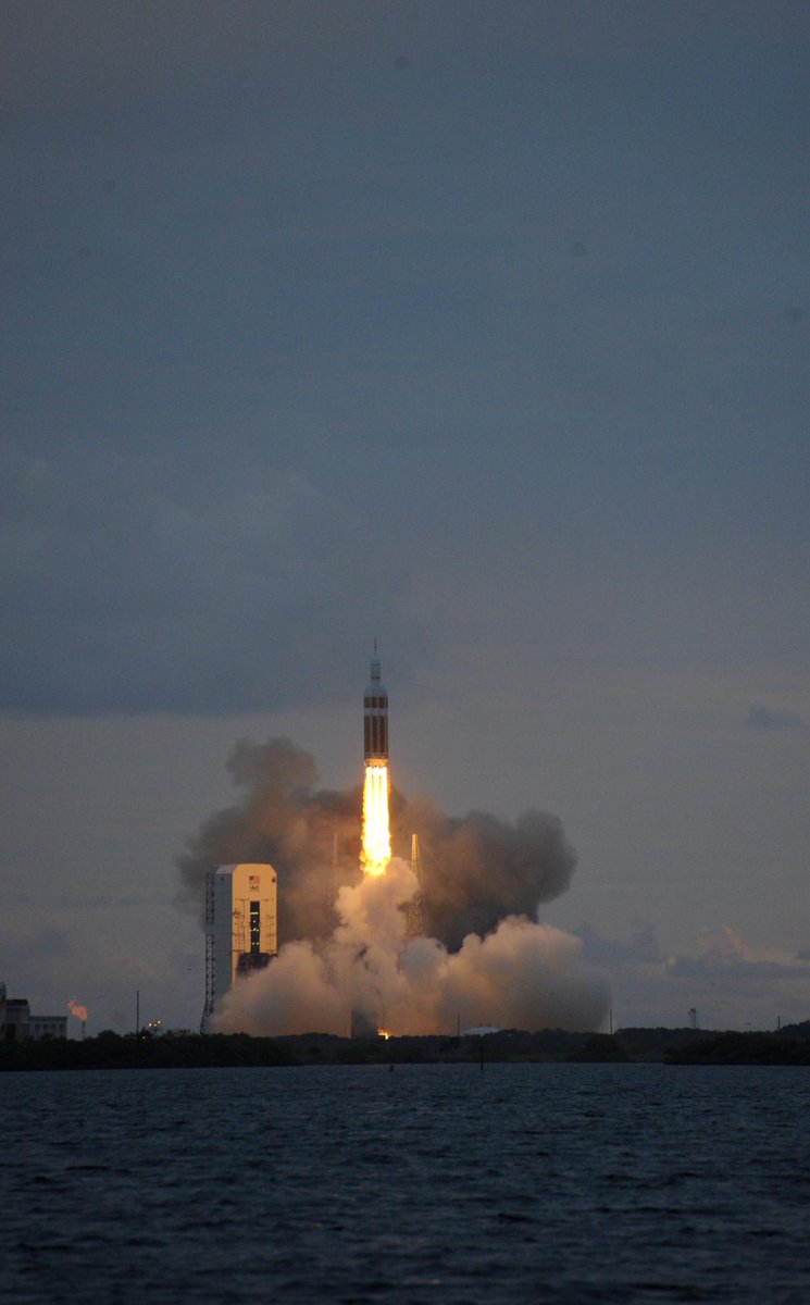 test Twitter Media - RT @FlyingMagazine: Liftoff! Great shot from the #OrionLaunch this morning. http://t.co/fmNU3i4tPf