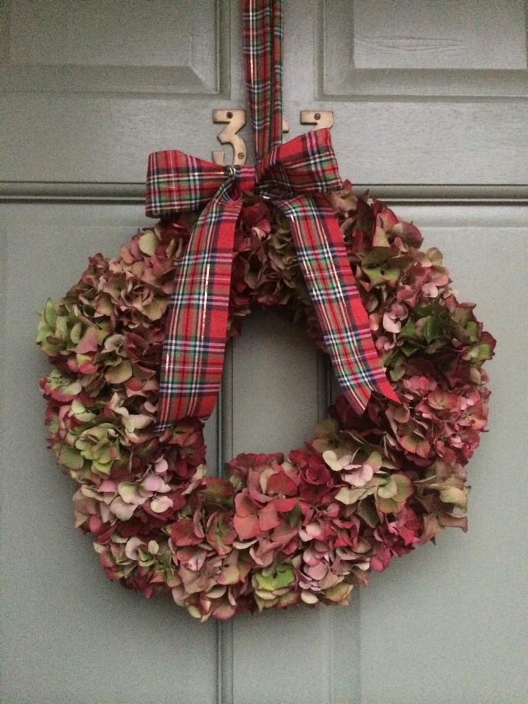 flobouquets's tweet photo. Christmas wreaths now on sale! #trendyfrontdoor http://t.co/MDAnVhVT6N