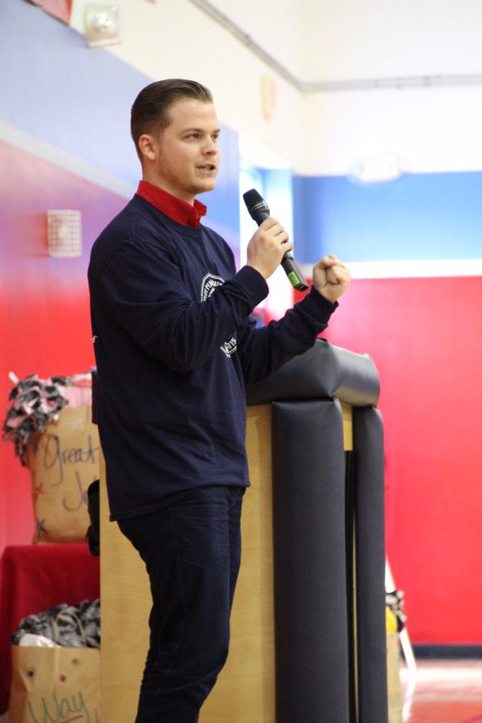 UnitedWayDallas's tweet photo. TY @gship09 of @alliancedata for giving back &amp; encouraging students at today's pep rally! #unitedallas http://t.co/txncjjpguH