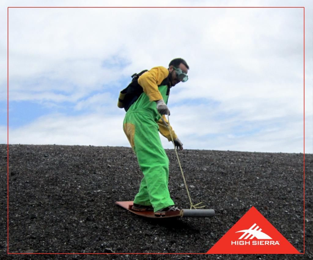 HighSierraLA's tweet photo. Surfea a las faldas del volcán Cerro Negro en Nicaragua y vive una verdadera actividad extrema al estilo High Sierra. http://t.co/P7Ftx1w5Tl